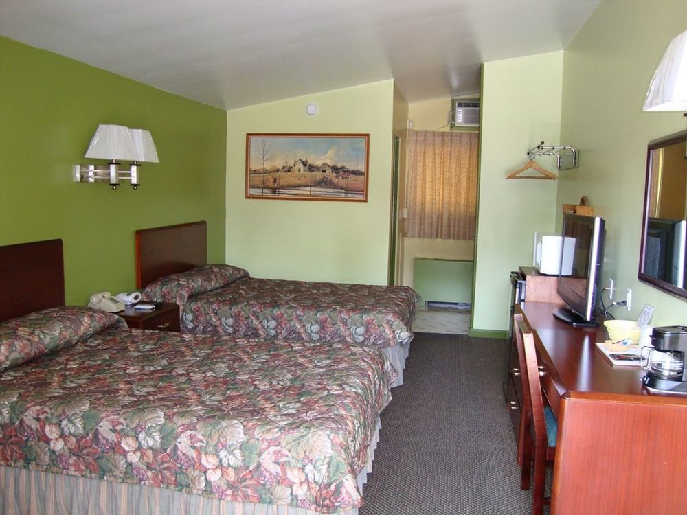 Pinconning Trail Inn Motel الغرفة الصورة