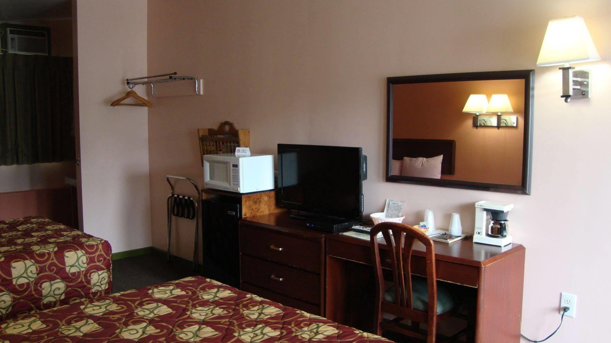 Pinconning Trail Inn Motel المظهر الخارجي الصورة