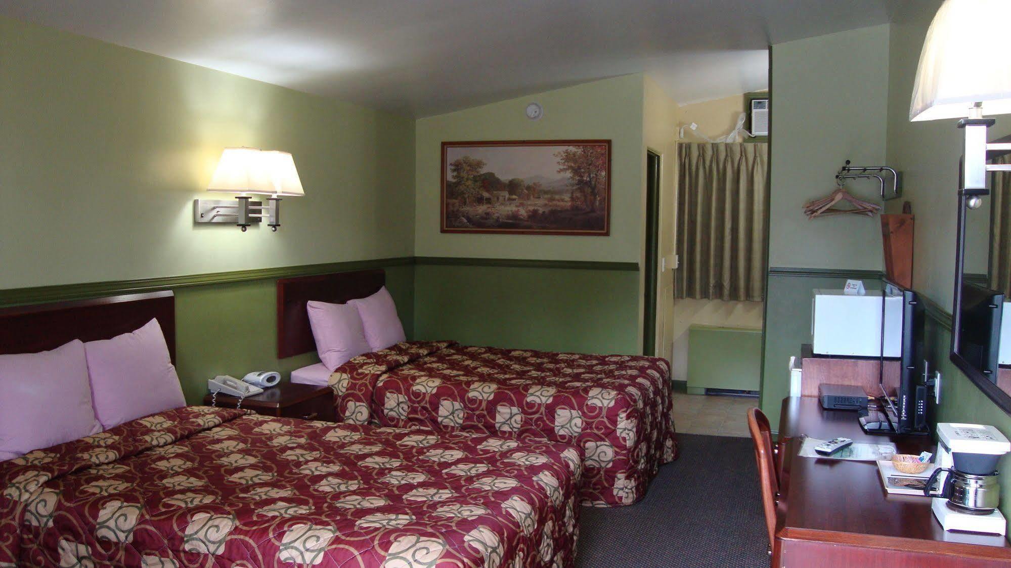 Pinconning Trail Inn Motel المظهر الخارجي الصورة
